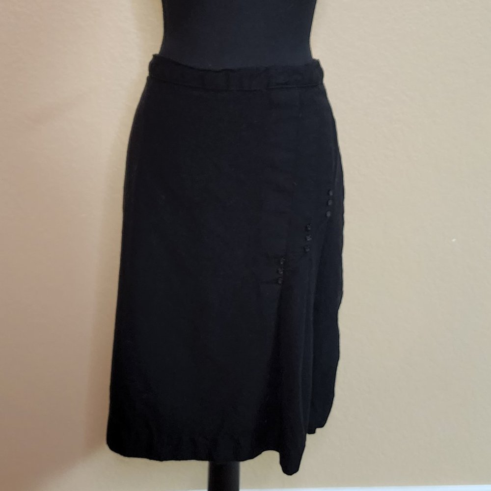 Black business casual skirt.